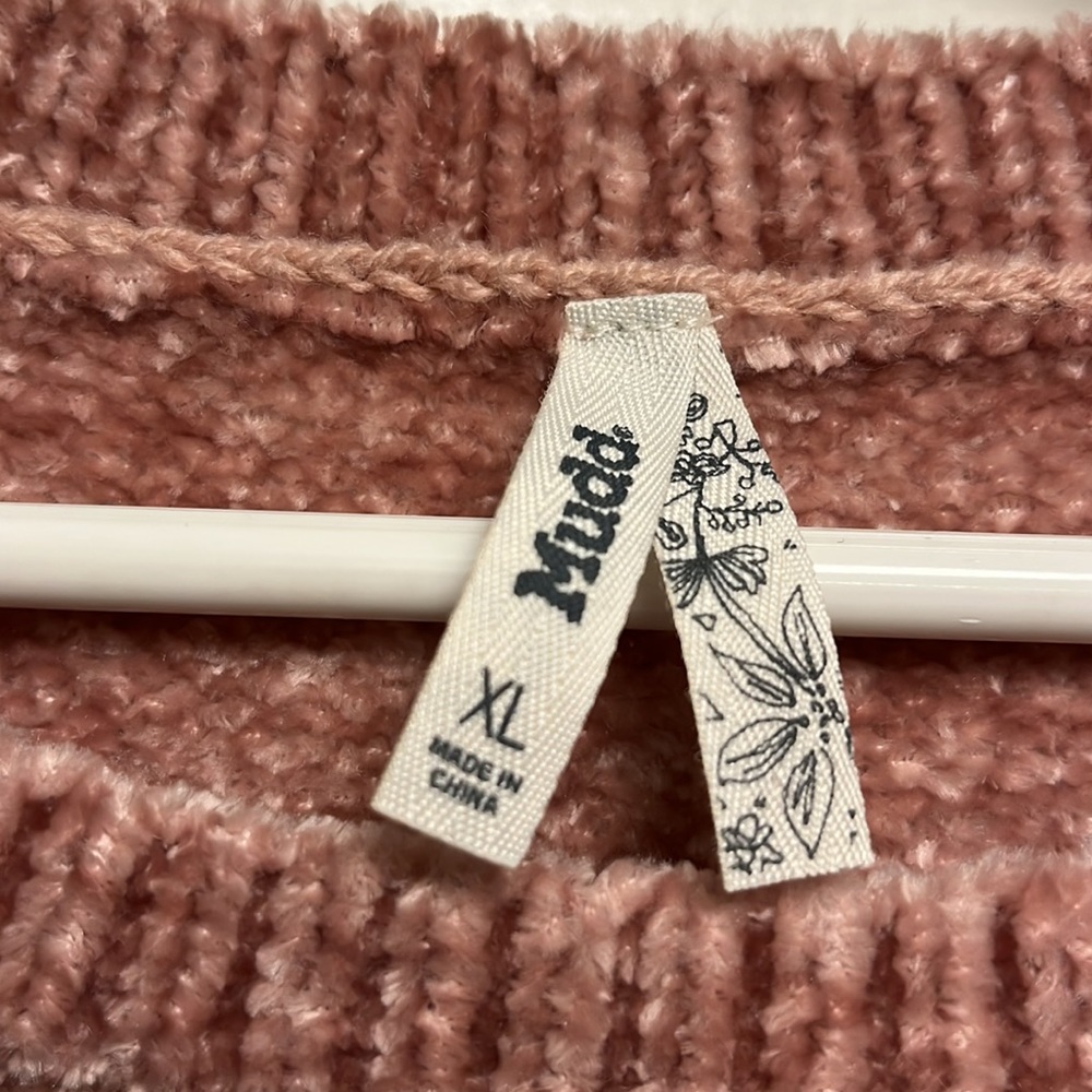 Pink split collar sweater - Picture 2 of 3